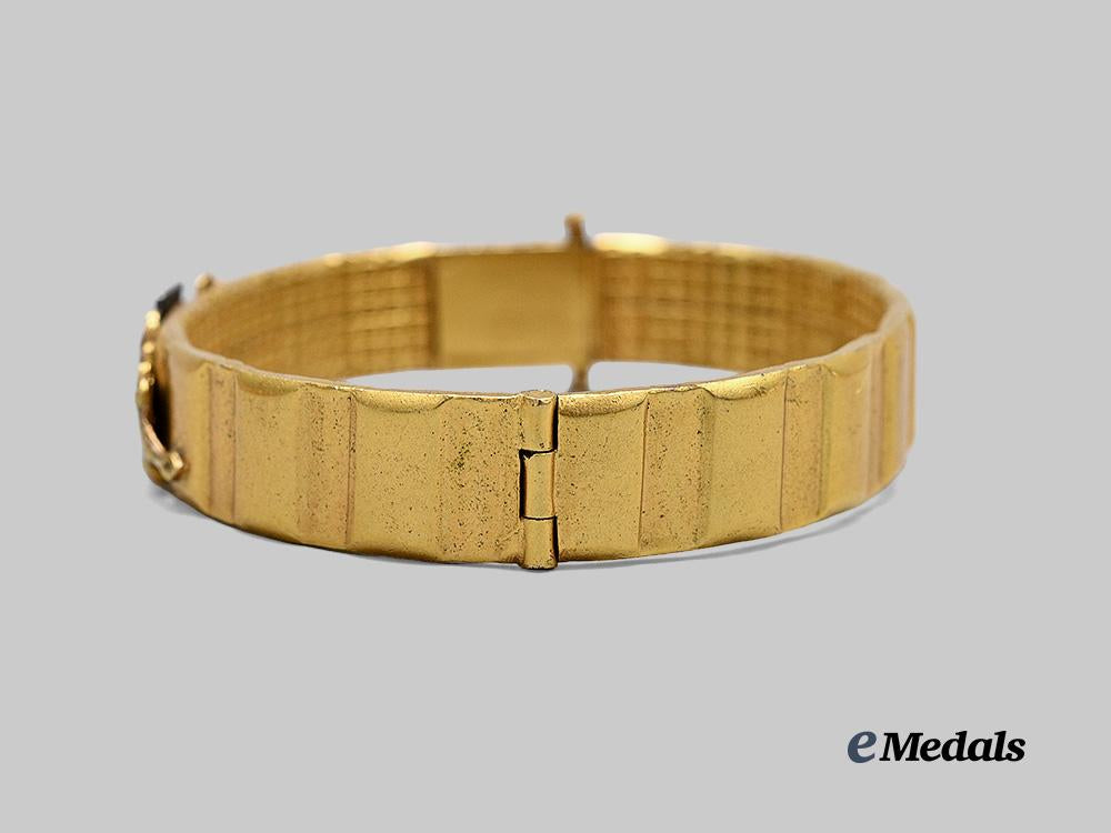 germany,_imperial._a_first_world_war_patriotic_bracelet_e_medals__g63113_5