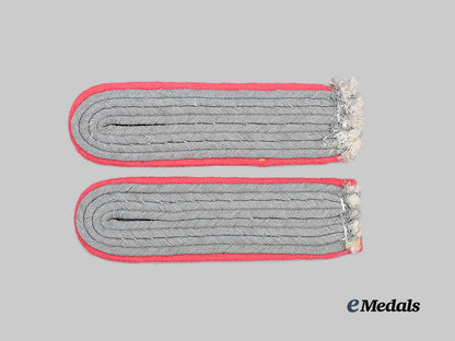 germany,_heer._a_set_of_panzer_troops_leutnant_shoulder_boards_e_medals__g63124_2