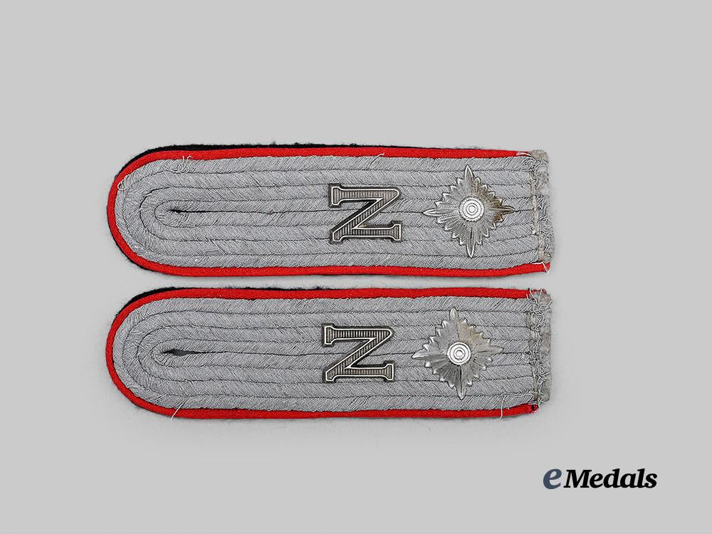 germany,_s_s._a_rare_set_of_shoulder_boards_for_an_s_s-_obersturmführer_of11th_s_s_volunteer_panzergrenadier_division_nordland_e_medals__g63126_2