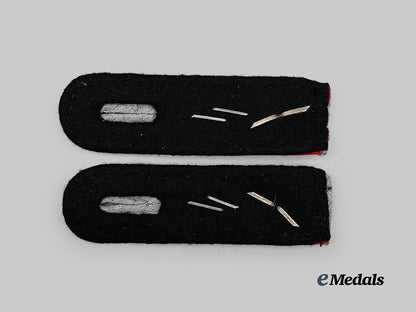 germany,_s_s._a_rare_set_of_shoulder_boards_for_an_s_s-_obersturmführer_of11th_s_s_volunteer_panzergrenadier_division_nordland_e_medals__g63126_3