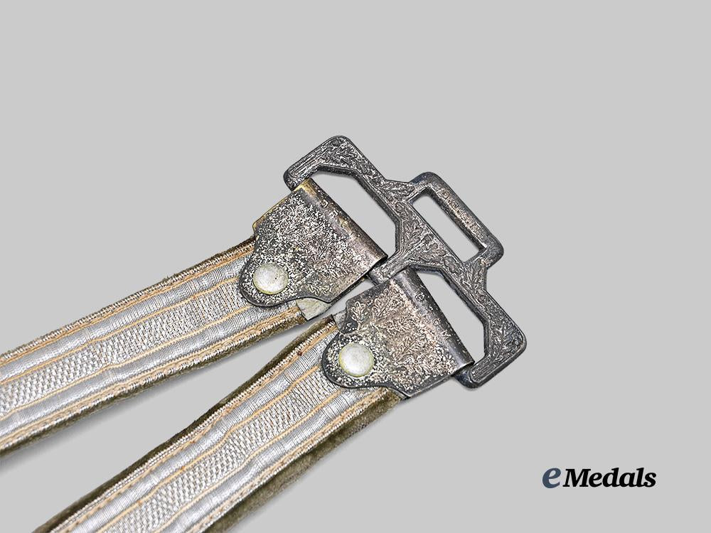 germany,_heer._an_officer’s_dagger_hanger_e_medals__g63131_4