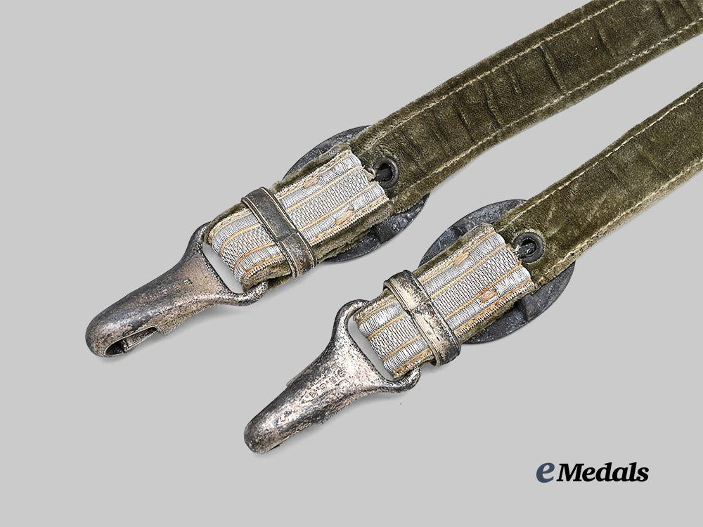 germany,_heer._an_officer’s_dagger_hanger_e_medals__g63131_6