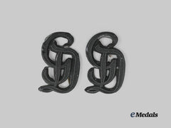 Germany, Heer. A Set of Panzergrenadier Division Großdeutschland Shoulder Board Cyphers