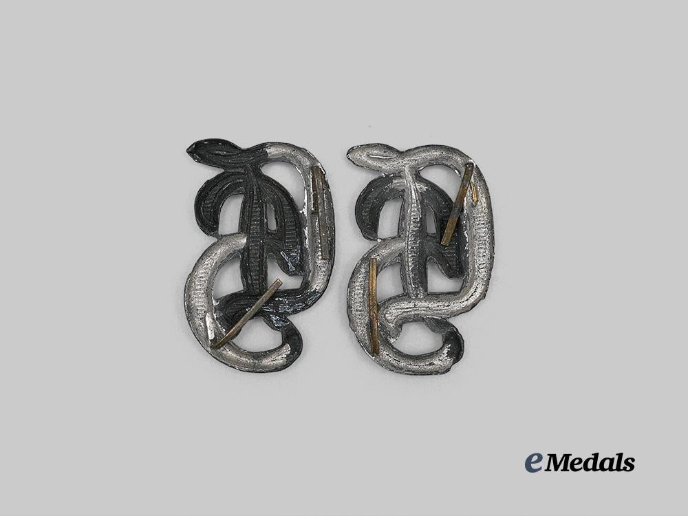 germany,_heer._a_set_of_panzergrenadier_division_großdeutschland_shoulder_board_cyphers_e_medals__g63133_3