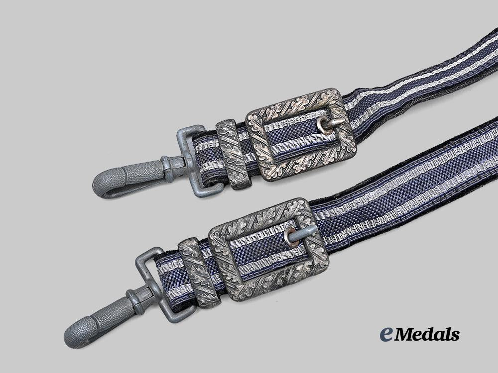 germany,_luftwaffe._an_officer’s_dagger_hanger_e_medals__g63142_3