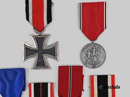 germany,_third_reich._a_mixed_lot_of_awards_for_military_and_civil_service_e_medals__g63147_4