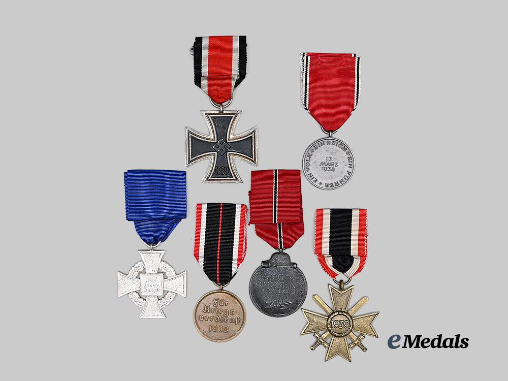 germany,_third_reich._a_mixed_lot_of_awards_for_military_and_civil_service_e_medals__g63147_5