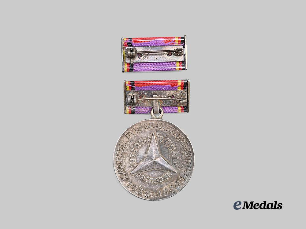 germany,_d_d_r._a_hans_beimler_medal,_with_case_and_ribbon_bar_e_medals__g63163_7
