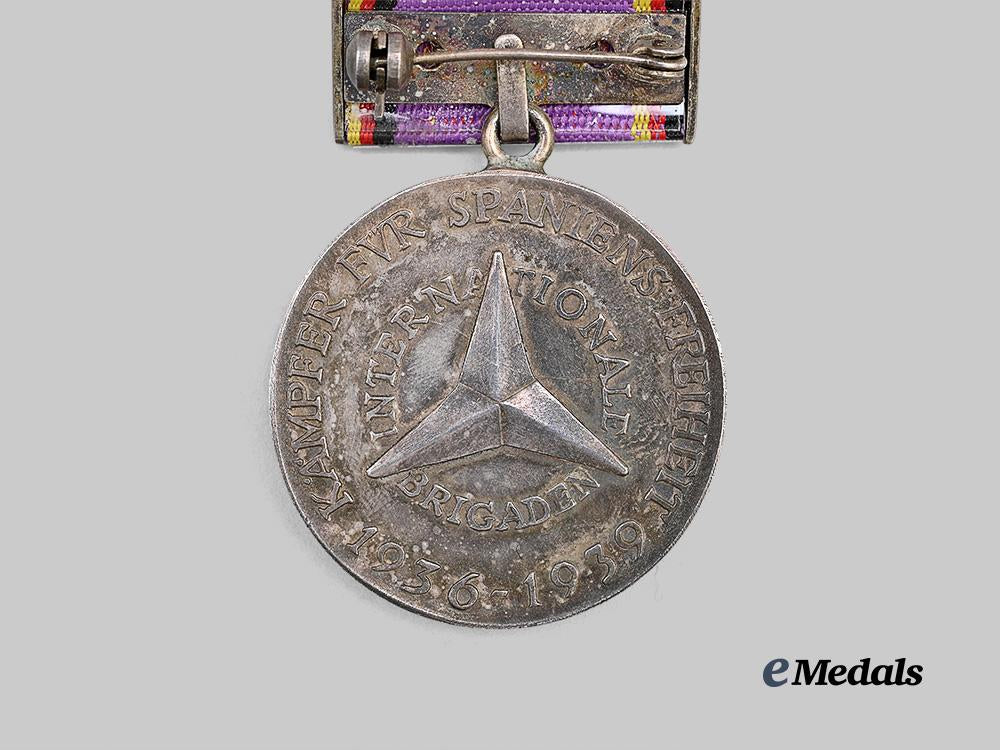 germany,_d_d_r._a_hans_beimler_medal,_with_case_and_ribbon_bar_e_medals__g63163_8