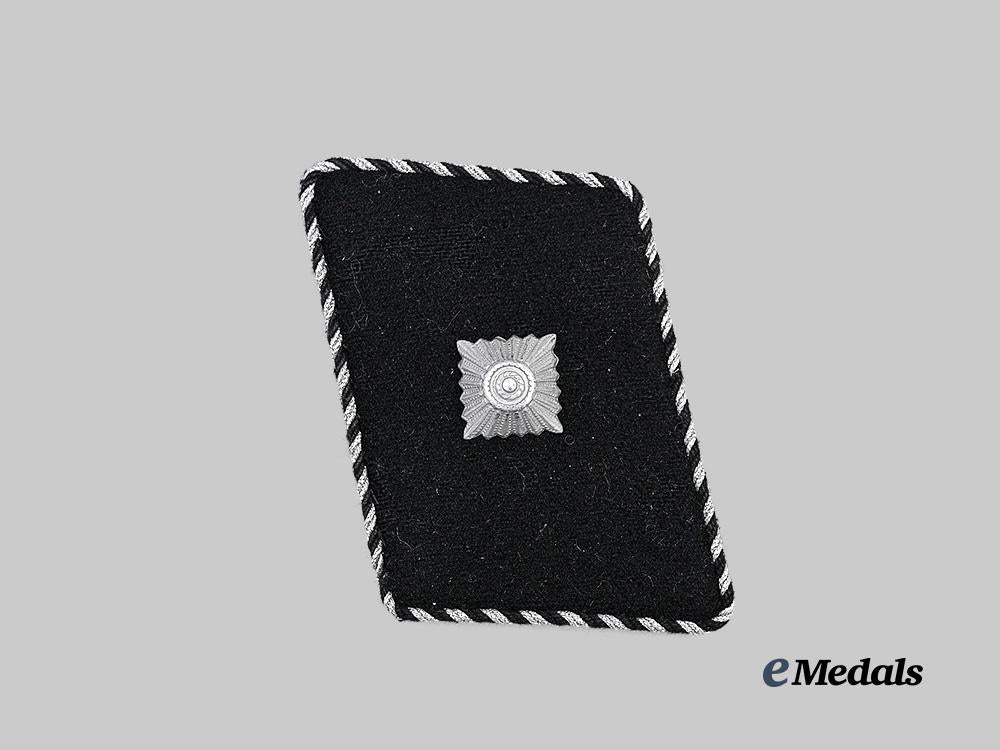germany,_s_s._a_mint_s_s-_unterscharführer_collar_tab_e_medals__g63172_2