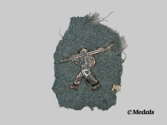 germany,_heer._a_hochgebirgs-_jäger-_bataillon2_traditions_badge_e_medals__g63177_2