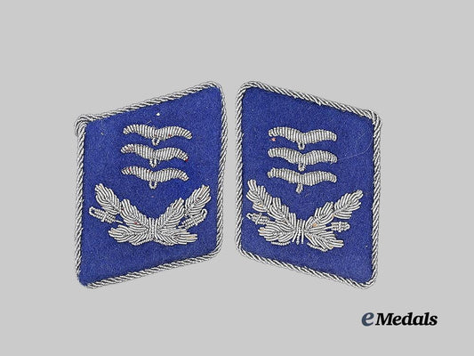 germany,_luftwaffe._a_set_of_medical_personnel_hauptmann_collar_tabs_e_medals__g63179_2