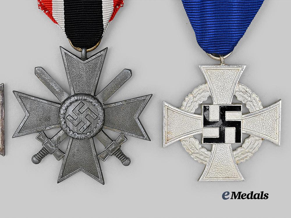 germany,_third_reich._a_mixed_lot_of_awards_for_military_and_civil_service_e_medals__g63181_3