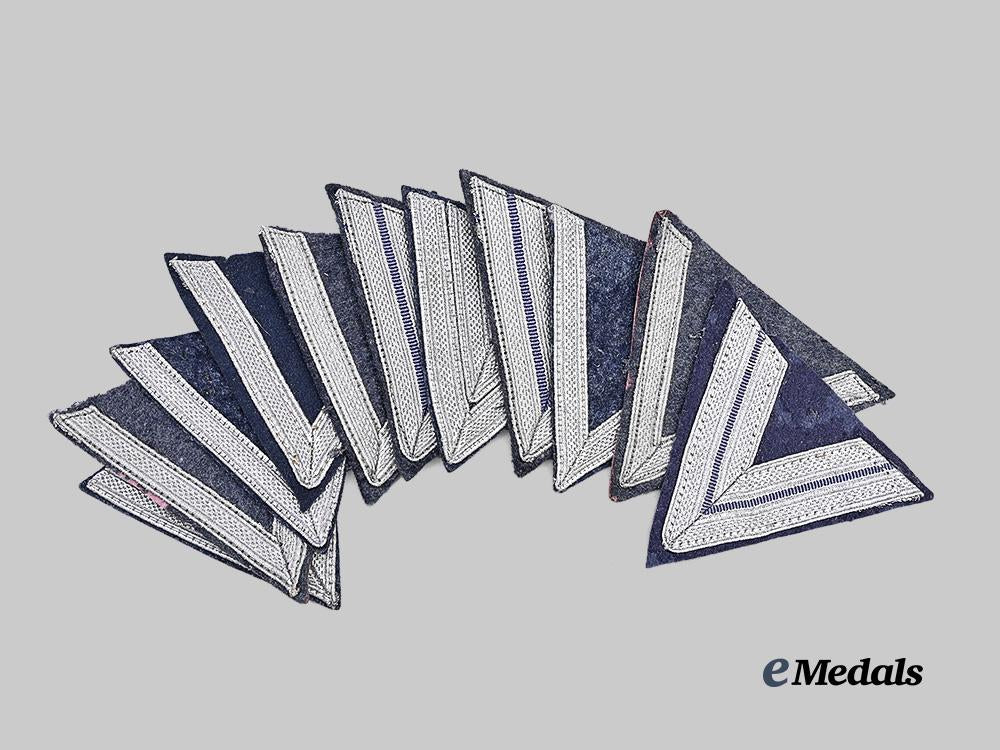 germany,_luftwaffe._a_lot_of_sleeve_insignia_for_gefreiter_and_obergefreiter_ranks_e_medals__g63186_2