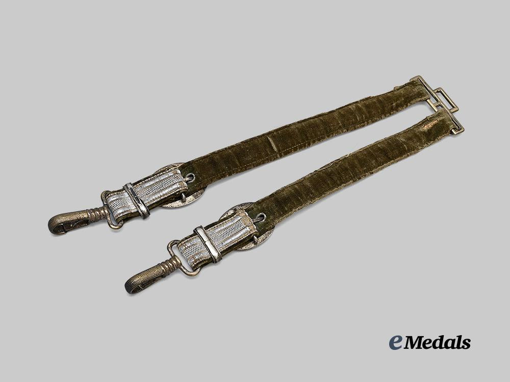 germany,_heer._an_officer’s_dagger_hanger_e_medals__g63212_5