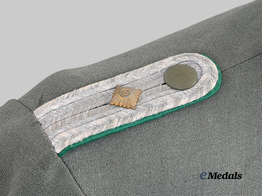 germany,_heer._a_service_tunic_for_a_decorated_jäger_oberleutnant_e_medals__g63223_11
