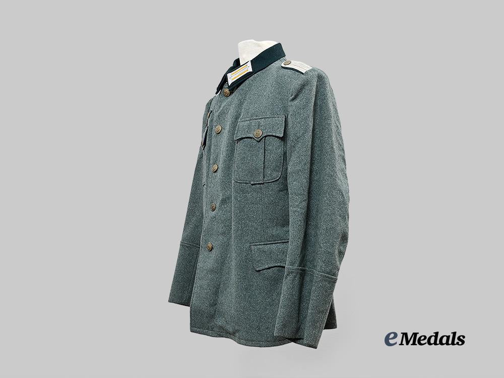 germany,_kriegsmarine._a_coastal_artillery_leutnant_service_tunic_e_medals__g63224_4