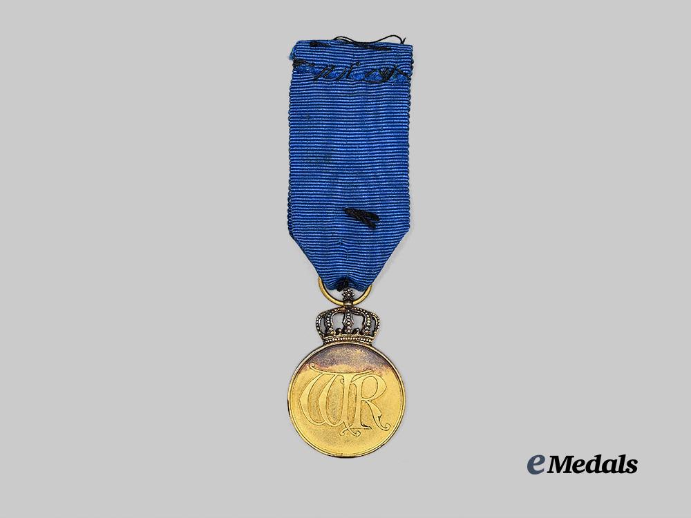 prussia,_kingdom._a_medal_of_the_order_of_the_crown,_with_case_e_medals__g63267_7