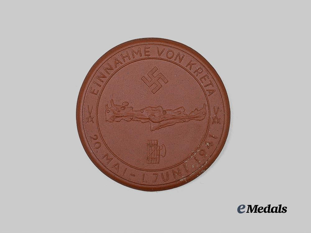 germany,_luftwaffe._a1941_battle_of_crete_fallschirmjäger_commemorative_medallion,_by_meissen_porcelain_e_medals__g63296_3