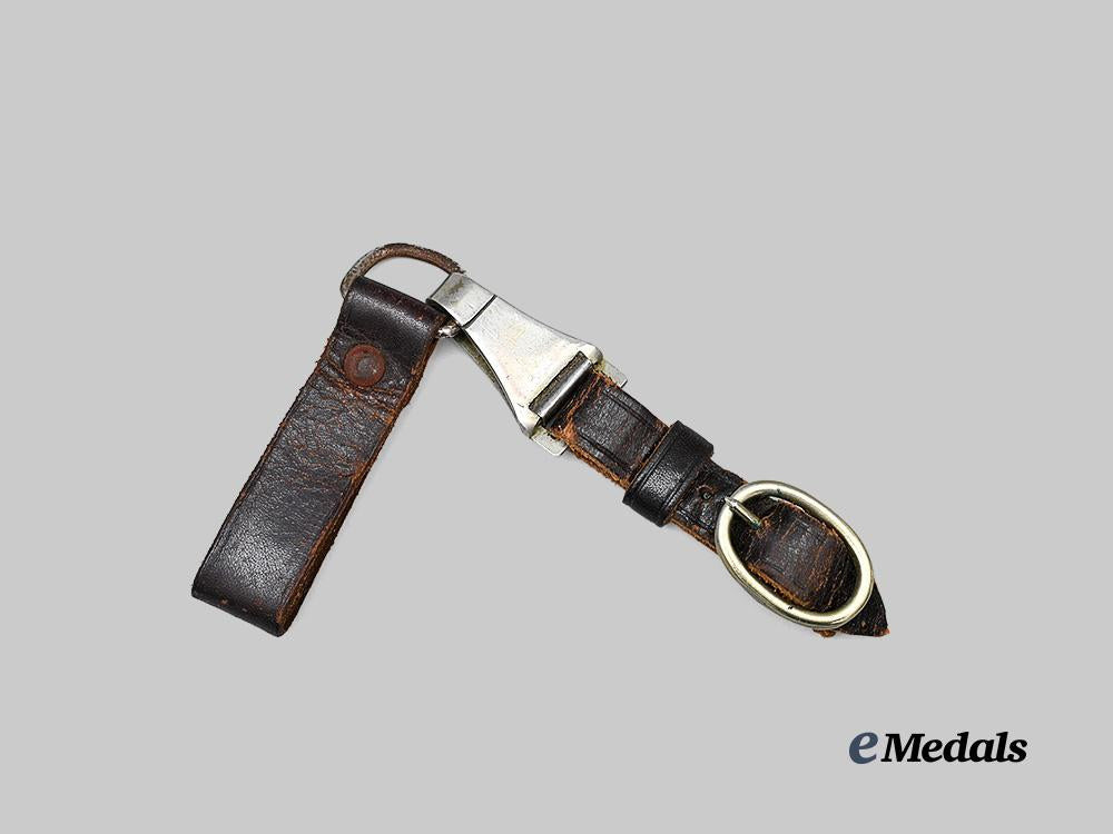 germany,_s_a._a_model1933_service_dagger_hanger_e_medals__g63304_2