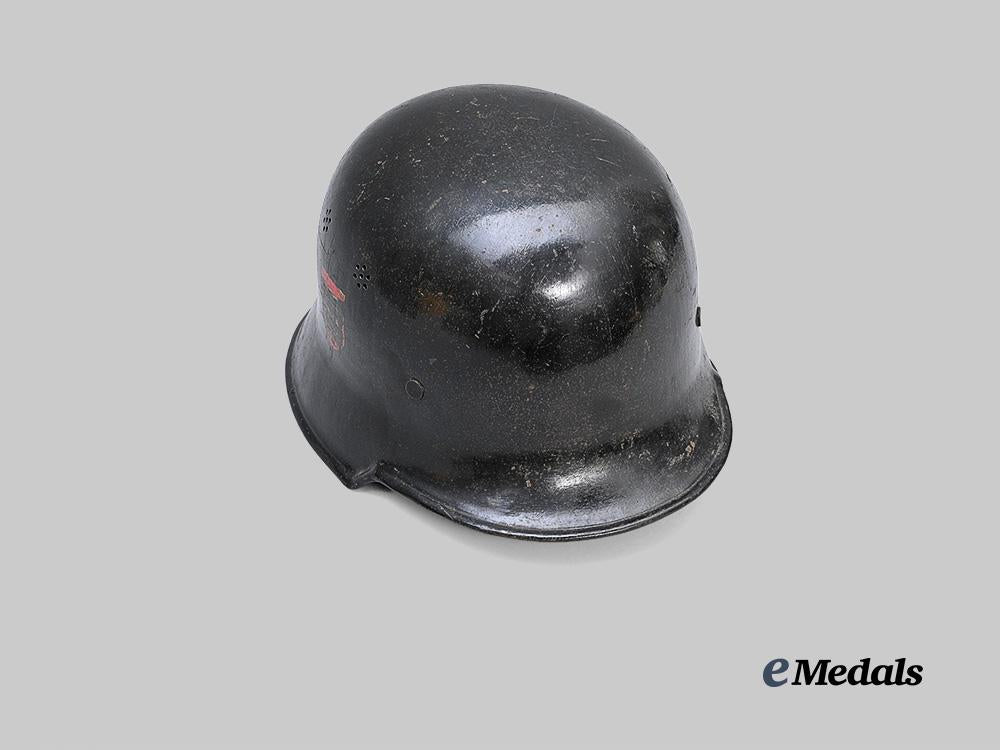 germany,_ordnungspolizei._a_fire_police_m34_stahlhelm,_double_decal_version,_by_eisenhüttenwerke_thale_e_medals__g63314_3