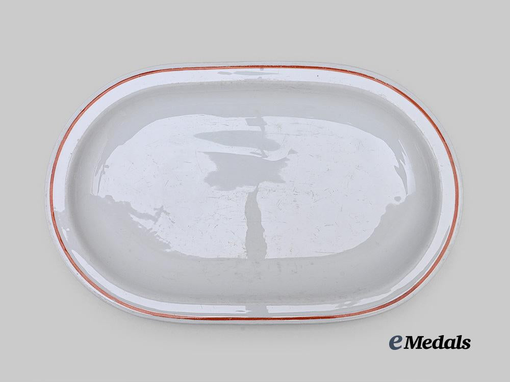 germany,_d_a_f._a_pair_of_mess_hall_serving_bowls_e_medals__g63324_3