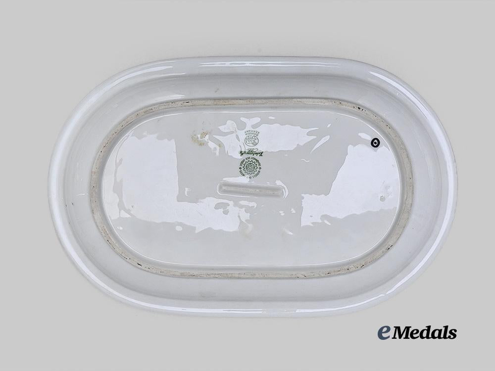 germany,_d_a_f._a_pair_of_mess_hall_serving_bowls_e_medals__g63324_5