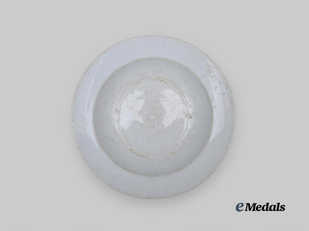 germany,_d_a_f._a_pair_of_mess_hall_serving_bowls_e_medals__g63324_8