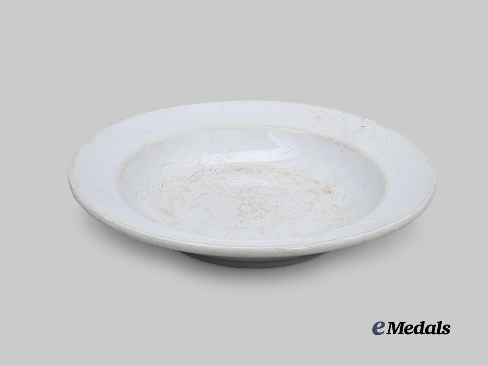 germany,_d_a_f._a_pair_of_mess_hall_serving_bowls_e_medals__g63324_9