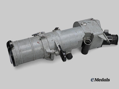 germany,_kriegsmarine._a_deck_gun_binocular,_by_optische_präzisions-_werke_g.m.b._h.,_c.1944_e_medals__g63329_3