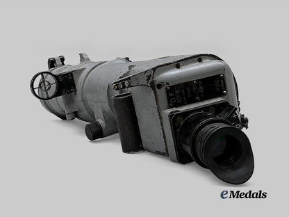 germany,_kriegsmarine._a_deck_gun_binocular,_by_optische_präzisions-_werke_g.m.b._h.,_c.1944_e_medals__g63329_4