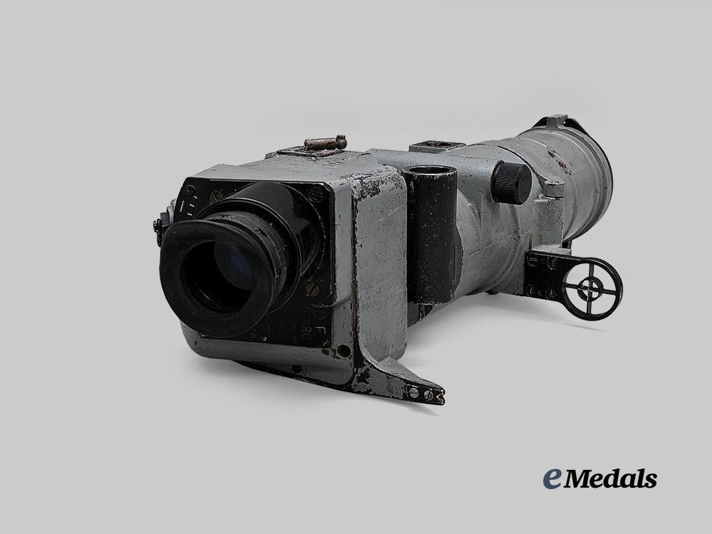 germany,_kriegsmarine._a_deck_gun_binocular,_by_optische_präzisions-_werke_g.m.b._h.,_c.1944_e_medals__g63329_6