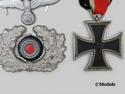 germany,_heer._a1939_iron_cross_i_i_class,_with_visor_cap_insignia_e_medals__g63336_3