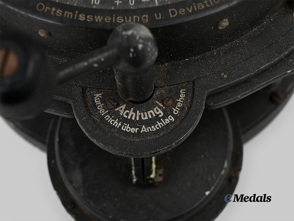 germany,_luftwaffe._a_radio_direction_finder,_by_patin_of_berlin,_c.1940_e_medals__g63351_6