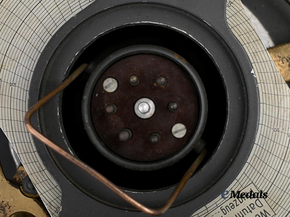 germany,_luftwaffe._a_radio_direction_finder,_by_patin_of_berlin,_c.1940_e_medals__g63351_9