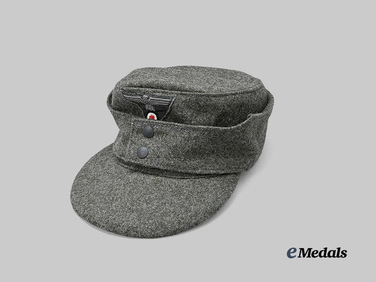 germany,_heer._an_m43_field_cap_for_enlisted_ranks,_late-_war_example,_c.1945_e_medals__g63357_4