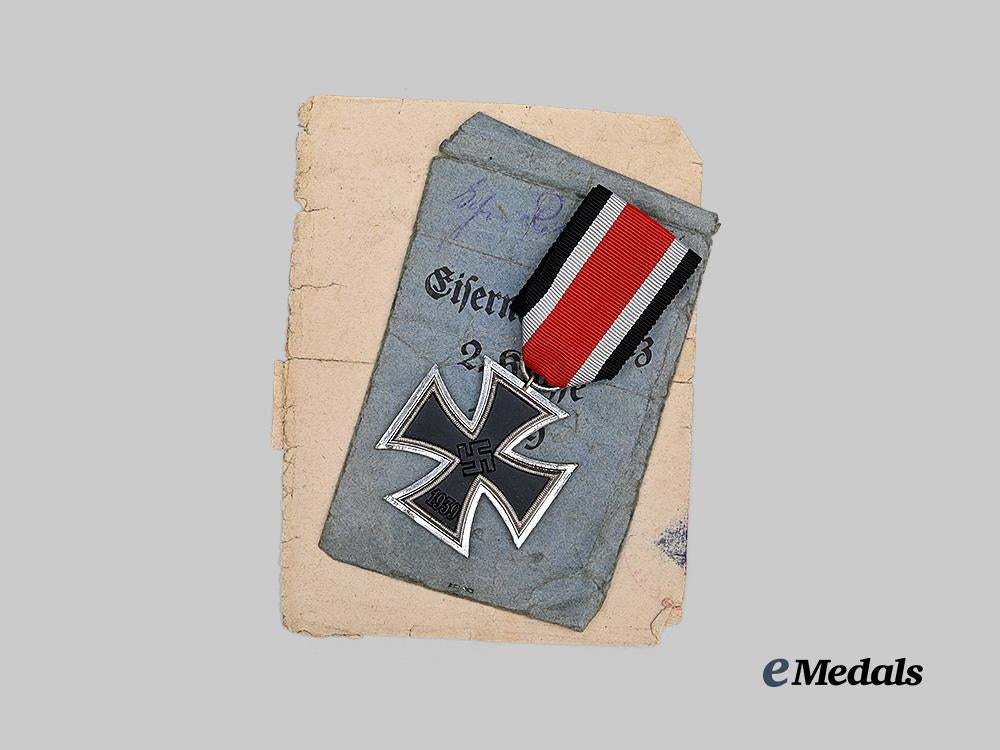 germany,_luftwaffe._an1939_iron_cross_i_i_class,_with8_may1945_document,_to_stabsgefreiter_fritz_demtröder_e_medals__g63369_2