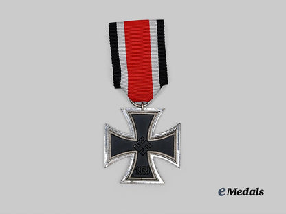 germany,_luftwaffe._an1939_iron_cross_i_i_class,_with8_may1945_document,_to_stabsgefreiter_fritz_demtröder_e_medals__g63369_5