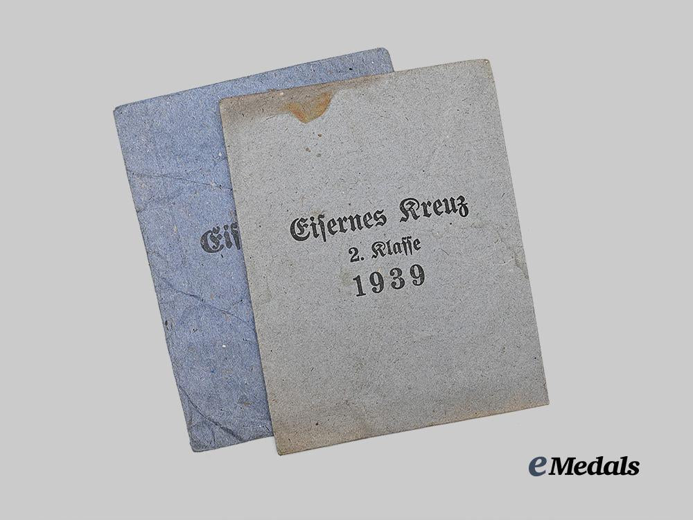 germany,_wehrmacht._a_pair_of_issue_packages_for_the1939_iron_cross_i_i_class_e_medals__g63371_2