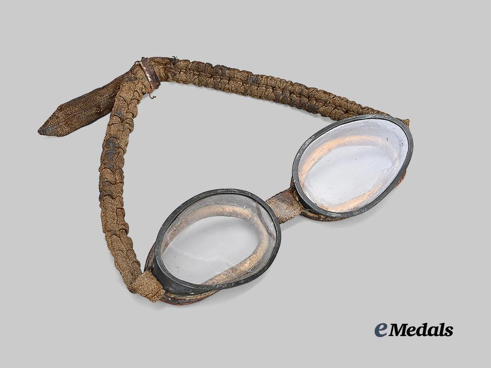 germany,_imperial._a_pair_of_gas_protection_goggles_e_medals__g63377_4
