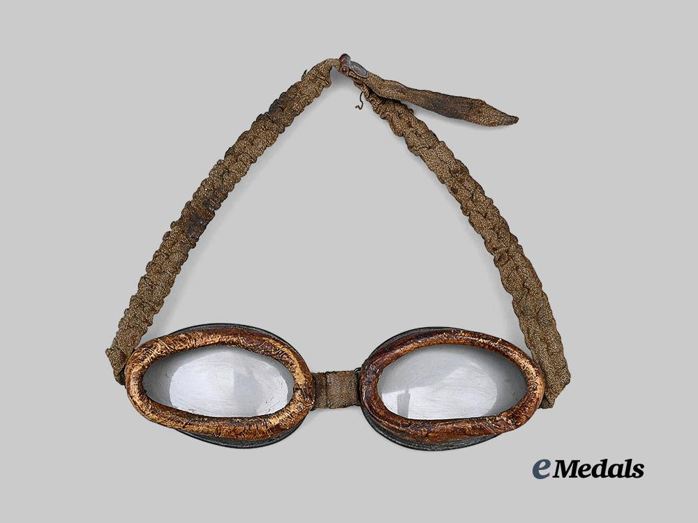 germany,_imperial._a_pair_of_gas_protection_goggles_e_medals__g63377_5