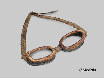 germany,_imperial._a_pair_of_gas_protection_goggles_e_medals__g63377_6