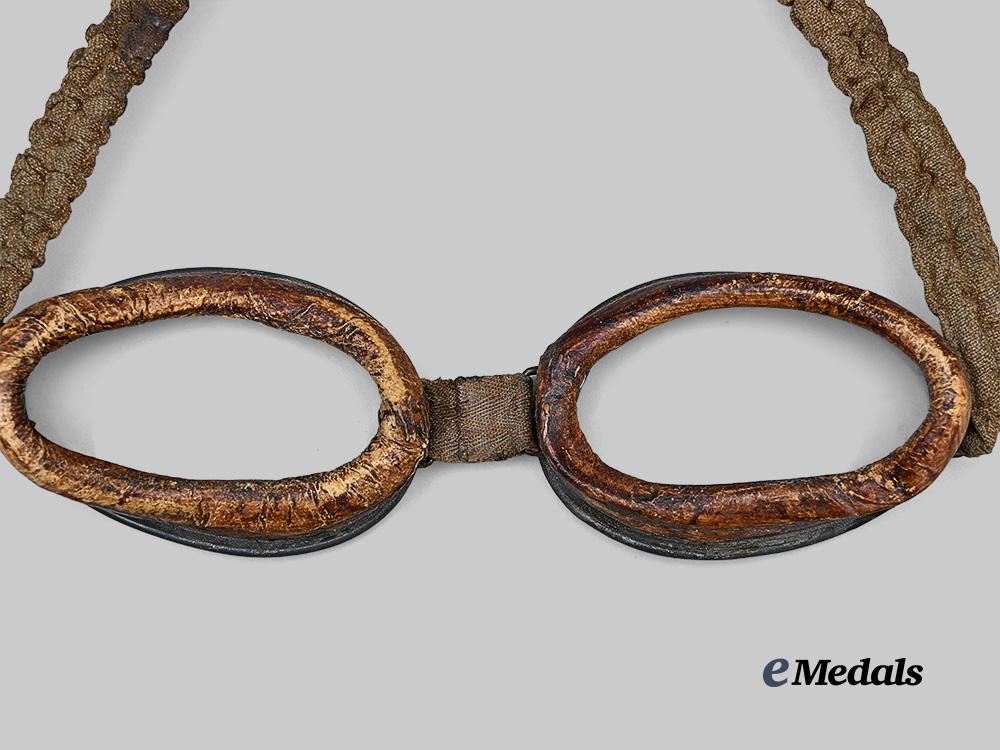 germany,_imperial._a_pair_of_gas_protection_goggles_e_medals__g63377_7