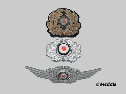 germany,_wehrmacht._a_lot_of_visor_cap_cockades,_all_branches_e_medals__g63390_2