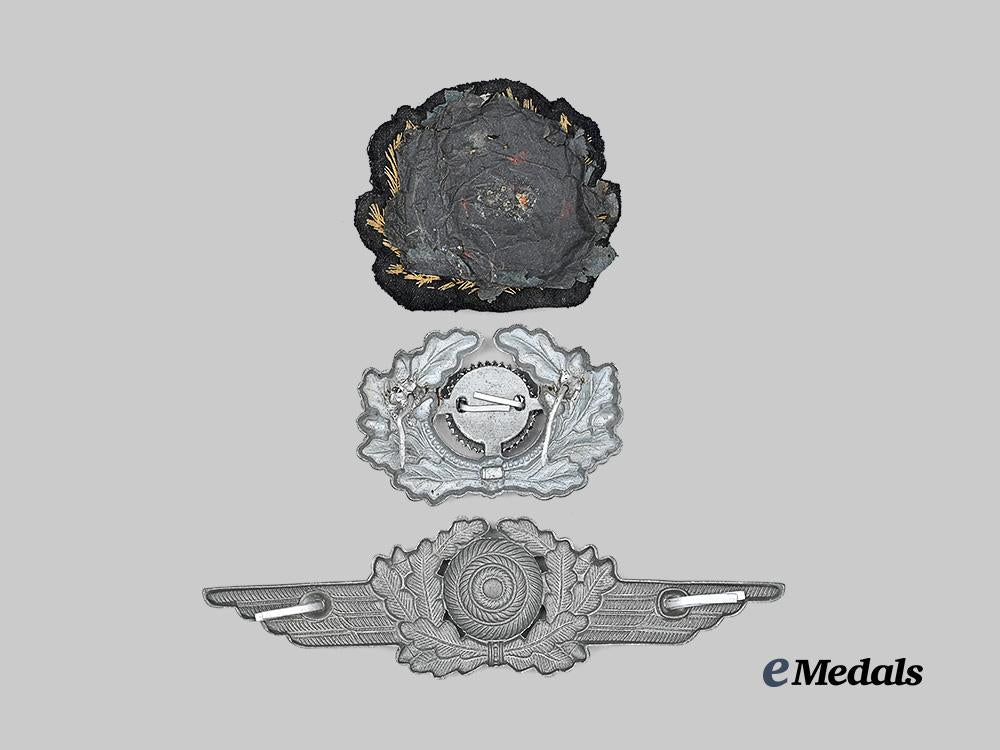 germany,_wehrmacht._a_lot_of_visor_cap_cockades,_all_branches_e_medals__g63390_3