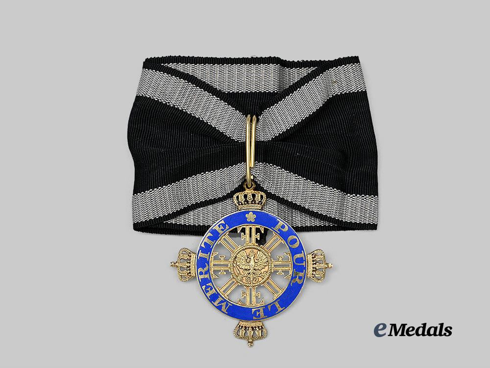 prussia,_kingdom._a_rare_pour_le_mérite_for_science_and_art_in_gold,_c.1865_e_medals__g63401_11