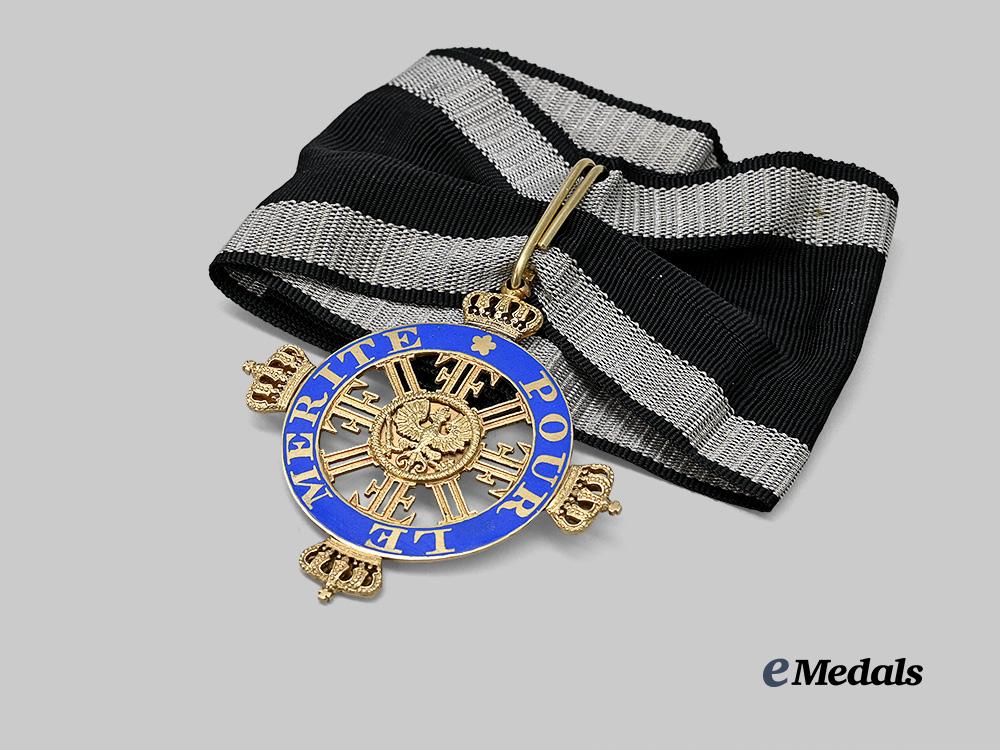 prussia,_kingdom._a_rare_pour_le_mérite_for_science_and_art_in_gold,_c.1865_e_medals__g63401_15