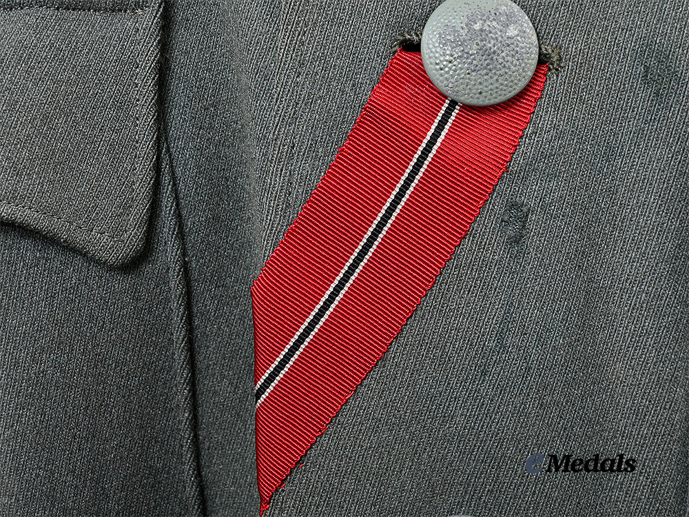 germany,_heer._a_service_tunic_for_a_decorated_hauptmann_of_kavallerie-_regiment5_e_medals__g63402_13