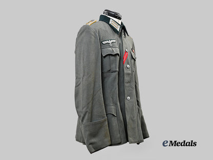 germany,_heer._a_service_tunic_for_a_decorated_hauptmann_of_kavallerie-_regiment5_e_medals__g63402_3