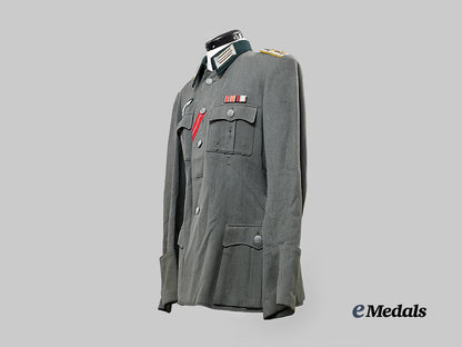 germany,_heer._a_service_tunic_for_a_decorated_hauptmann_of_kavallerie-_regiment5_e_medals__g63402_4